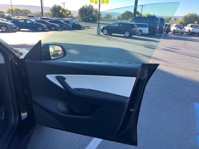 2022 Solid Black /White/Black Tesla Model Y Long Range Dual Motor All-Wheel Drive (7SAYGAEE6NF) with an ELECTRIC engine, Electric transmission, located at 1865 East Red Hills Pkwy, St. George, 84770, (435) 628-0023, 37.120850, -113.543640 - Tesla Model Y All Wheel Drive HW3 with 7 Seats, Third Row, Great tires, Interior is in great condition. Dont let the miles scare you this Tesla has been thoroughly inspected and has plenty of life. Every Tesla we sell has had cabin air filter replaced, radiator cleaned, fluids topped AND comes w- Photo#27