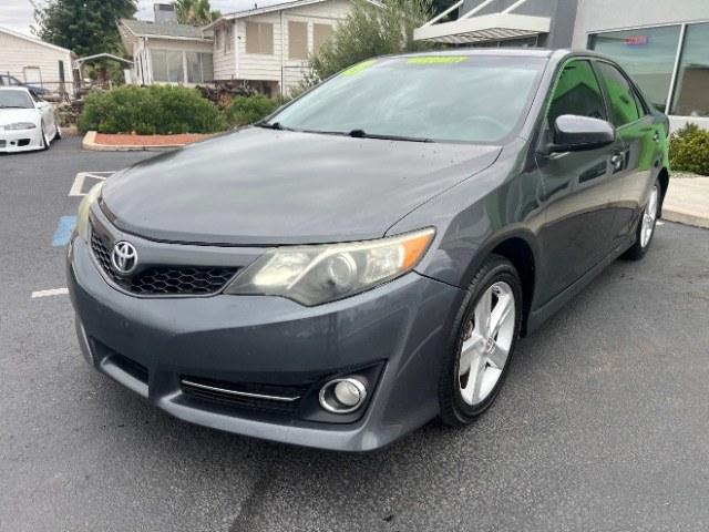 2013 Magnetic Gray Metallic /Black Toyota Camry SE (4T1BF1FK6DU) with an 2.5L I-4 DOHC engine, Automatic transmission, located at 1865 East Red Hills Pkwy, St. George, 84770, (435) 628-0023, 37.120850, -113.543640 - Versatile Southern Utah travel starts with this 2013 Toyota Camry SE. Its 2.5L 4-cylinder, 6-speed automatic transmission, and front-wheel drive make it a smart fit for commuting, errands, and everyday driving. With 158356 miles, this Camry is ready for its next adventure. The SE adds sport-tuned s- Photo#2