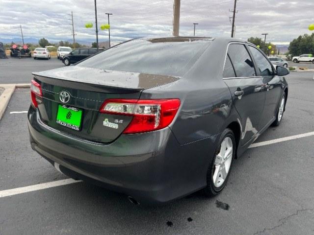 2013 Magnetic Gray Metallic /Black Toyota Camry SE (4T1BF1FK6DU) with an 2.5L I-4 DOHC engine, Automatic transmission, located at 1865 East Red Hills Pkwy, St. George, 84770, (435) 628-0023, 37.120850, -113.543640 - Versatile Southern Utah travel starts with this 2013 Toyota Camry SE. Its 2.5L 4-cylinder, 6-speed automatic transmission, and front-wheel drive make it a smart fit for commuting, errands, and everyday driving. With 158356 miles, this Camry is ready for its next adventure. The SE adds sport-tuned s- Photo#6