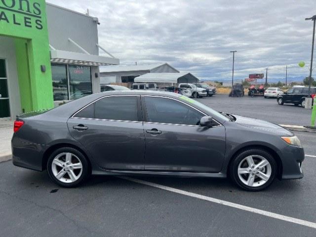 2013 Magnetic Gray Metallic /Black Toyota Camry SE (4T1BF1FK6DU) with an 2.5L I-4 DOHC engine, Automatic transmission, located at 1865 East Red Hills Pkwy, St. George, 84770, (435) 628-0023, 37.120850, -113.543640 - Versatile Southern Utah travel starts with this 2013 Toyota Camry SE. Its 2.5L 4-cylinder, 6-speed automatic transmission, and front-wheel drive make it a smart fit for commuting, errands, and everyday driving. With 158356 miles, this Camry is ready for its next adventure. The SE adds sport-tuned s- Photo#7