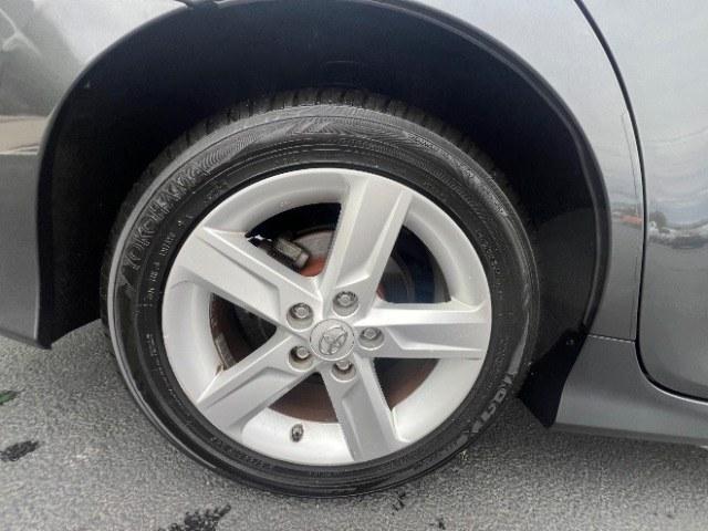 2013 Magnetic Gray Metallic /Black Toyota Camry SE (4T1BF1FK6DU) with an 2.5L I-4 DOHC engine, Automatic transmission, located at 1865 East Red Hills Pkwy, St. George, 84770, (435) 628-0023, 37.120850, -113.543640 - Versatile Southern Utah travel starts with this 2013 Toyota Camry SE. Its 2.5L 4-cylinder, 6-speed automatic transmission, and front-wheel drive make it a smart fit for commuting, errands, and everyday driving. With 158356 miles, this Camry is ready for its next adventure. The SE adds sport-tuned s- Photo#8