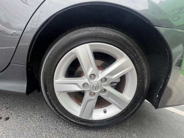 2013 Magnetic Gray Metallic /Black Toyota Camry SE (4T1BF1FK6DU) with an 2.5L I-4 DOHC engine, Automatic transmission, located at 1865 East Red Hills Pkwy, St. George, 84770, (435) 628-0023, 37.120850, -113.543640 - Versatile Southern Utah travel starts with this 2013 Toyota Camry SE. Its 2.5L 4-cylinder, 6-speed automatic transmission, and front-wheel drive make it a smart fit for commuting, errands, and everyday driving. With 158356 miles, this Camry is ready for its next adventure. The SE adds sport-tuned s- Photo#11