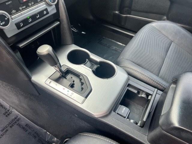 2013 Magnetic Gray Metallic /Black Toyota Camry SE (4T1BF1FK6DU) with an 2.5L I-4 DOHC engine, Automatic transmission, located at 1865 East Red Hills Pkwy, St. George, 84770, (435) 628-0023, 37.120850, -113.543640 - Versatile Southern Utah travel starts with this 2013 Toyota Camry SE. Its 2.5L 4-cylinder, 6-speed automatic transmission, and front-wheel drive make it a smart fit for commuting, errands, and everyday driving. With 158356 miles, this Camry is ready for its next adventure. The SE adds sport-tuned s- Photo#18