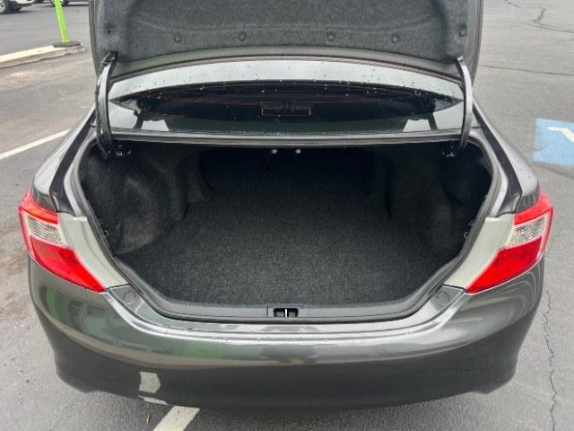 2013 Magnetic Gray Metallic /Black Toyota Camry SE (4T1BF1FK6DU) with an 2.5L I-4 DOHC engine, Automatic transmission, located at 1865 East Red Hills Pkwy, St. George, 84770, (435) 628-0023, 37.120850, -113.543640 - Versatile Southern Utah travel starts with this 2013 Toyota Camry SE. Its 2.5L 4-cylinder, 6-speed automatic transmission, and front-wheel drive make it a smart fit for commuting, errands, and everyday driving. With 158356 miles, this Camry is ready for its next adventure. The SE adds sport-tuned s- Photo#24