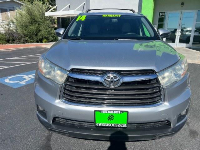 2014 Silver Sky Metallic /Black Toyota Highlander XLE V6 (5TDKKRFH3ES) with an 3.5L V-6 DOHC engine, Automatic transmission, located at 1865 East Red Hills Pkwy, St. George, 84770, (435) 628-0023, 37.120850, -113.543640 - Versatile Southern Utah travel starts with this 2014 Toyota Highlander XLE V6. Its 3.5L V-6, automatic transmission, and front-wheel drive make it a smart fit for family travel, errands, and Southern Utah adventures. With 165705 miles, this Highlander is ready for its next adventure. The XLE V6 add- Photo#1