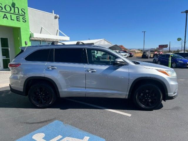 2014 Silver Sky Metallic /Black Toyota Highlander XLE V6 (5TDKKRFH3ES) with an 3.5L V-6 DOHC engine, Automatic transmission, located at 1865 East Red Hills Pkwy, St. George, 84770, (435) 628-0023, 37.120850, -113.543640 - Versatile Southern Utah travel starts with this 2014 Toyota Highlander XLE V6. Its 3.5L V-6, automatic transmission, and front-wheel drive make it a smart fit for family travel, errands, and Southern Utah adventures. With 165705 miles, this Highlander is ready for its next adventure. The XLE V6 add- Photo#7