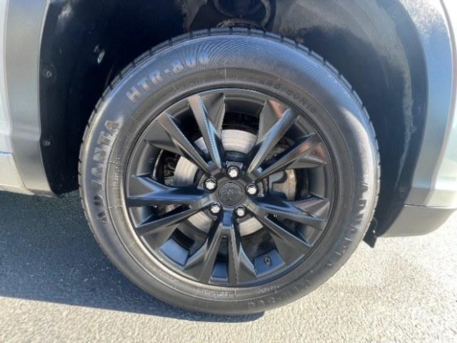 2014 Silver Sky Metallic /Black Toyota Highlander XLE V6 (5TDKKRFH3ES) with an 3.5L V-6 DOHC engine, Automatic transmission, located at 1865 East Red Hills Pkwy, St. George, 84770, (435) 628-0023, 37.120850, -113.543640 - Versatile Southern Utah travel starts with this 2014 Toyota Highlander XLE V6. Its 3.5L V-6, automatic transmission, and front-wheel drive make it a smart fit for family travel, errands, and Southern Utah adventures. With 165705 miles, this Highlander is ready for its next adventure. The XLE V6 add- Photo#9