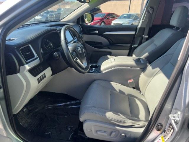 2014 Silver Sky Metallic /Black Toyota Highlander XLE V6 (5TDKKRFH3ES) with an 3.5L V-6 DOHC engine, Automatic transmission, located at 1865 East Red Hills Pkwy, St. George, 84770, (435) 628-0023, 37.120850, -113.543640 - Versatile Southern Utah travel starts with this 2014 Toyota Highlander XLE V6. Its 3.5L V-6, automatic transmission, and front-wheel drive make it a smart fit for family travel, errands, and Southern Utah adventures. With 165705 miles, this Highlander is ready for its next adventure. The XLE V6 add- Photo#14