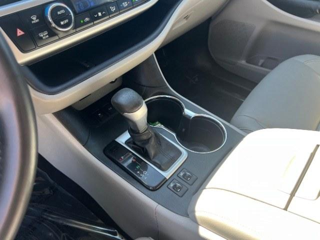 2014 Silver Sky Metallic /Black Toyota Highlander XLE V6 (5TDKKRFH3ES) with an 3.5L V-6 DOHC engine, Automatic transmission, located at 1865 East Red Hills Pkwy, St. George, 84770, (435) 628-0023, 37.120850, -113.543640 - Versatile Southern Utah travel starts with this 2014 Toyota Highlander XLE V6. Its 3.5L V-6, automatic transmission, and front-wheel drive make it a smart fit for family travel, errands, and Southern Utah adventures. With 165705 miles, this Highlander is ready for its next adventure. The XLE V6 add- Photo#18
