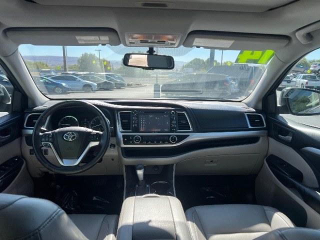 2014 Silver Sky Metallic /Black Toyota Highlander XLE V6 (5TDKKRFH3ES) with an 3.5L V-6 DOHC engine, Automatic transmission, located at 1865 East Red Hills Pkwy, St. George, 84770, (435) 628-0023, 37.120850, -113.543640 - Versatile Southern Utah travel starts with this 2014 Toyota Highlander XLE V6. Its 3.5L V-6, automatic transmission, and front-wheel drive make it a smart fit for family travel, errands, and Southern Utah adventures. With 165705 miles, this Highlander is ready for its next adventure. The XLE V6 add- Photo#23