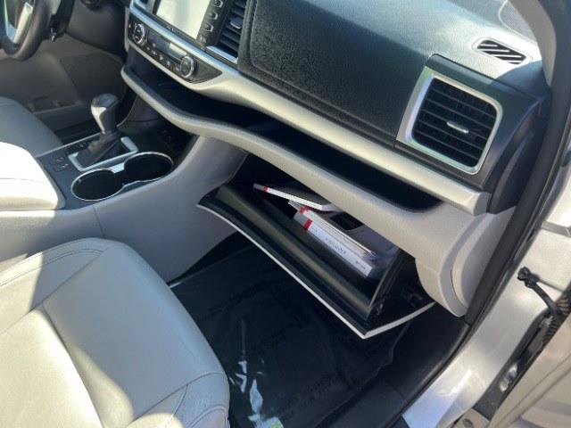 2014 Silver Sky Metallic /Black Toyota Highlander XLE V6 (5TDKKRFH3ES) with an 3.5L V-6 DOHC engine, Automatic transmission, located at 1865 East Red Hills Pkwy, St. George, 84770, (435) 628-0023, 37.120850, -113.543640 - Versatile Southern Utah travel starts with this 2014 Toyota Highlander XLE V6. Its 3.5L V-6, automatic transmission, and front-wheel drive make it a smart fit for family travel, errands, and Southern Utah adventures. With 165705 miles, this Highlander is ready for its next adventure. The XLE V6 add- Photo#32