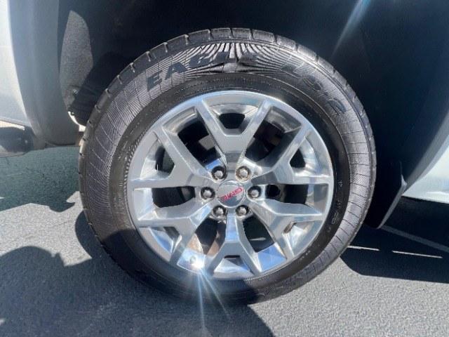 2015 Summit White /Cocoa/Dune GMC Sierra 1500 SLT (3GTU2VEC6FG) , Automatic transmission, located at 1865 East Red Hills Pkwy, St. George, 84770, (435) 628-0023, 37.120850, -113.543640 - Versatile Southern Utah travel starts with this 2015 GMC Sierra 1500 SLT Crew Cab. Its 5.3L V8, 6-speed automatic, and 4WD make it a smart fit for work days, weekend projects, and outdoor trips. With 112,695 miles, this Sierra is ready for its next adventure. The SLT adds air conditioning, alloy wh- Photo#8