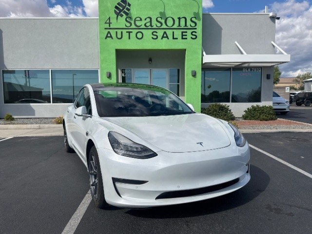 photo of 2020 Tesla Model 3 Standard Range Rear-Wheel Drive