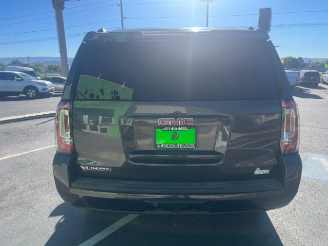 2016 Light Steel Gray Metallic /Jet Black GMC Yukon SLT (1GKS1BKC1GR) with an EcoTec3 5.3L V-8 gasoline direct injection engine, Automatic transmission, located at 1865 East Red Hills Pkwy, St. George, 84770, (435) 628-0023, 37.120850, -113.543640 - Versatile Southern Utah travel starts with this 2016 GMC Yukon SLT. Its 355 hp 5.3L EcoTec3 V8, 6-speed automatic transmission, and rear-wheel drive make it a smart fit for family trips, team hauling, and road trips from St George to Cedar City. With 118,972 miles, this Yukon is ready for its next a- Photo#5