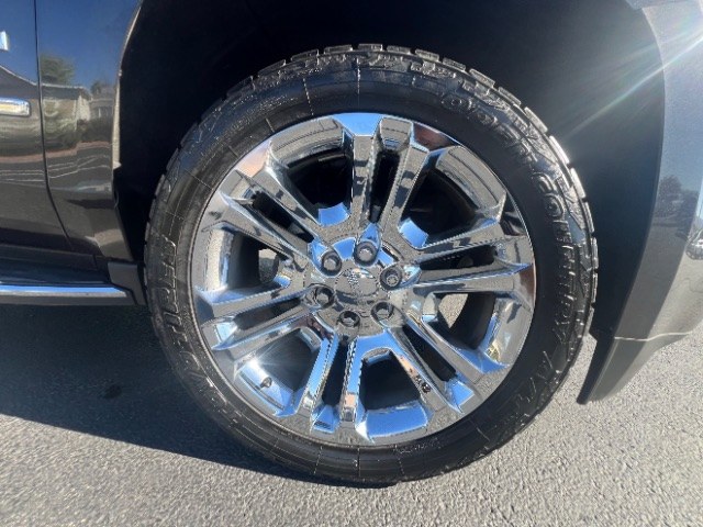 2016 Light Steel Gray Metallic /Jet Black GMC Yukon SLT (1GKS1BKC1GR) with an EcoTec3 5.3L V-8 gasoline direct injection engine, Automatic transmission, located at 1865 East Red Hills Pkwy, St. George, 84770, (435) 628-0023, 37.120850, -113.543640 - Versatile Southern Utah travel starts with this 2016 GMC Yukon SLT. Its 355 hp 5.3L EcoTec3 V8, 6-speed automatic transmission, and rear-wheel drive make it a smart fit for family trips, team hauling, and road trips from St George to Cedar City. With 118,972 miles, this Yukon is ready for its next a- Photo#8